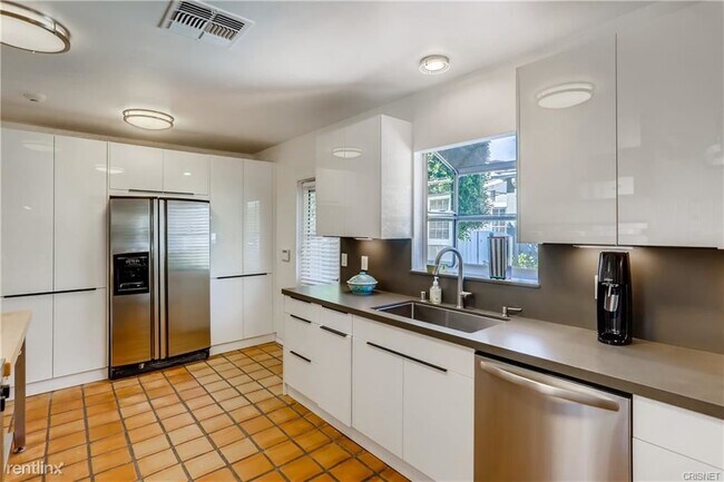 Building Photo - 4 br, 2 bath House - 4277 Kraft Ave