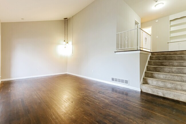Building Photo - 7101 Minna Rd