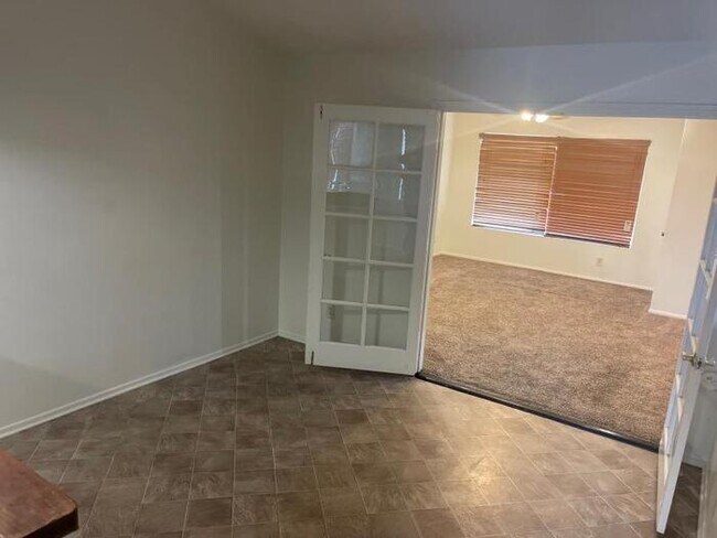 Foto del edificio - House For Rent