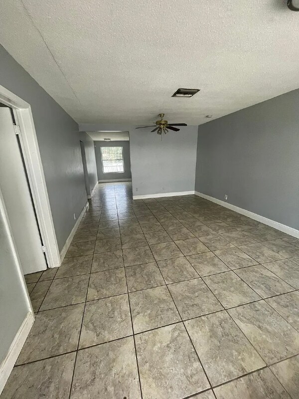 Foto del edificio - 4064 SW 52nd St
