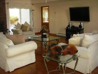 Foto del edificio - 120 Peconic Hills Dr