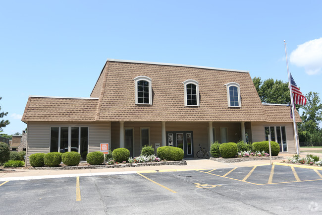 University Village Apartments Carbondale