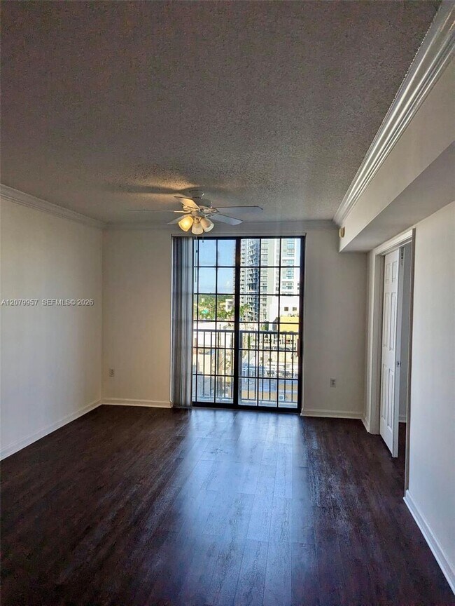Building Photo - 1919 Van Buren St