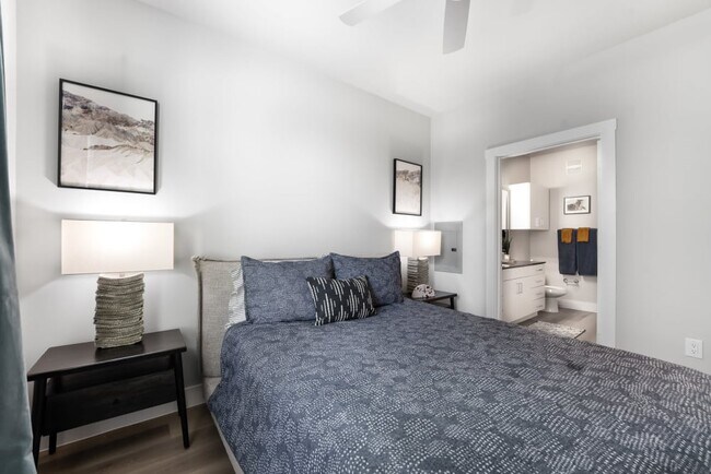 Building Photo - Urban Sophistication: Luxury Living in the...