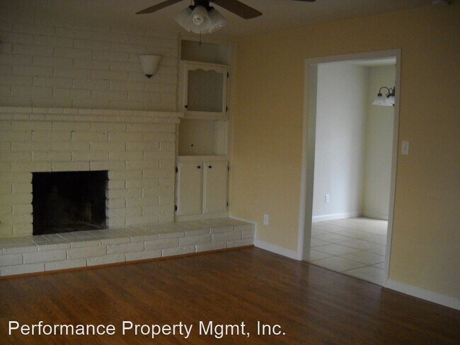 Foto del edificio - 3 br, 2 bath House - 1475 W. Minarets Ave