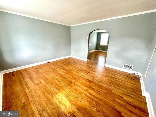 Foto del edificio - 8318 Loch Raven Blvd