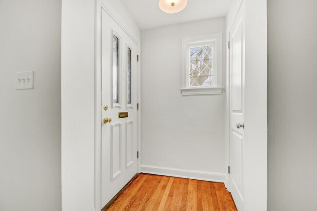 Foto del edificio - 4232 14th St NE