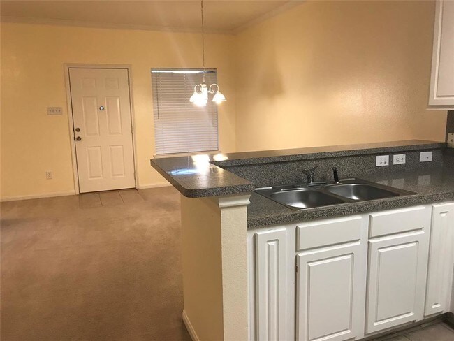 Foto del edificio - 3815 Shire Valley Dr