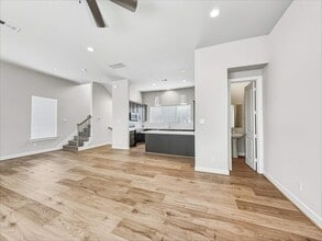 Building Photo - 10534 Executive Lake Dr