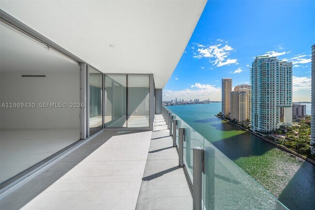 Foto del edificio - 300 Biscayne Blvd