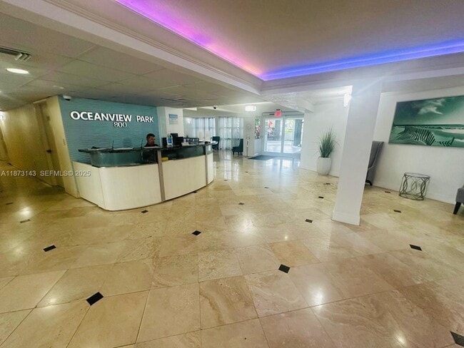 Foto del edificio - 800 Parkview Dr