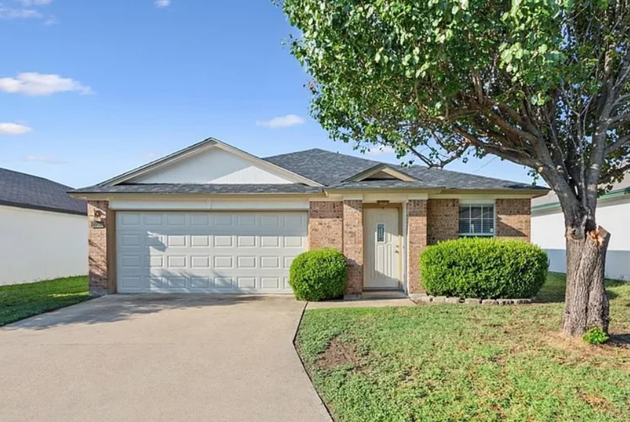 Primary Photo - 2718 Blackburn Dr