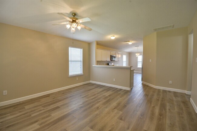 Foto del edificio - 13027 Lark Point Ct