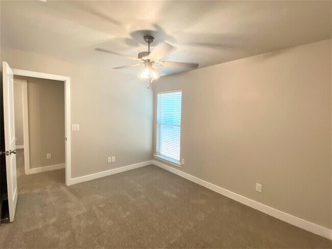Building Photo - 13806 Avenue Q