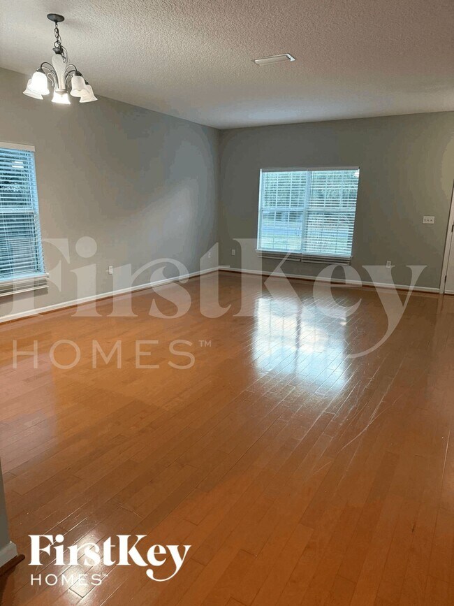 Building Photo - 14029 Summer Breeze Dr