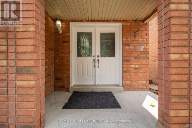 Building Photo - 33 Echoridge Dr