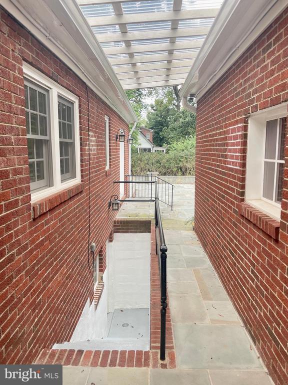 Foto del edificio - 9309 Main St