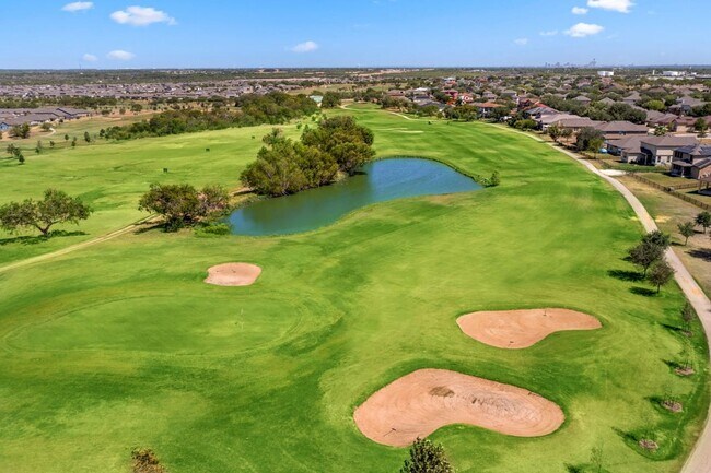 Foto del edificio - Like-New | 3 bed/2 bath | 1-story | No Carpet | Wonderful Amenities |On Golf Course in Mission De...