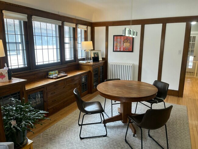 Building Photo - 5909 W Washington Blvd