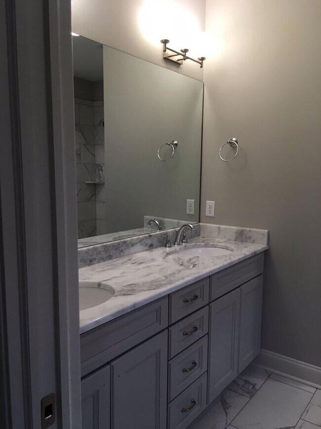 Foto del edificio - Charming 3 Bedroom available in Auburn!