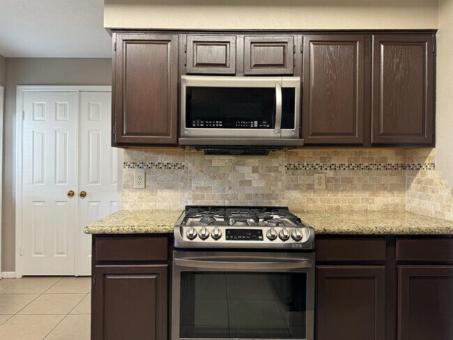 Foto del edificio - 514 Scarlet Maple Dr