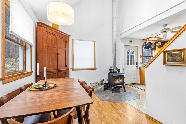 Building Photo - 45 Caroline Dr