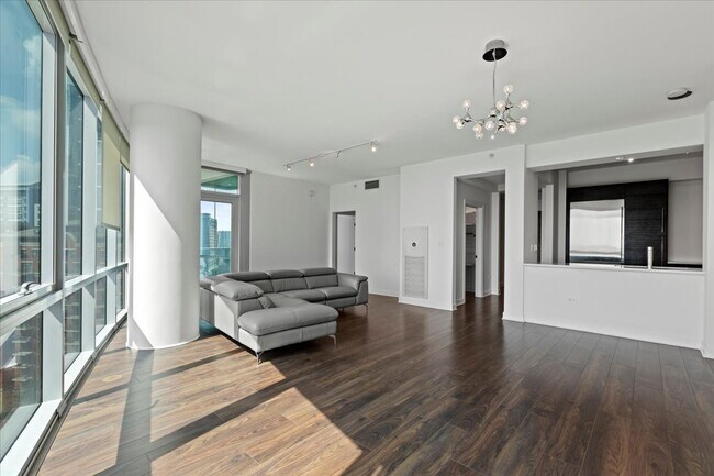 Foto del edificio - 1201 S Prairie Ave
