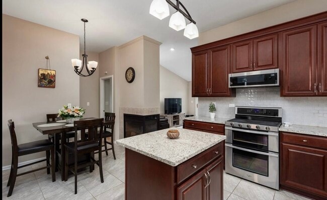 Building Photo - 2812 Packford Ln
