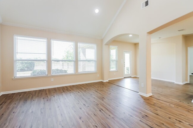 Building Photo - 6934 Jenny Lake Dr