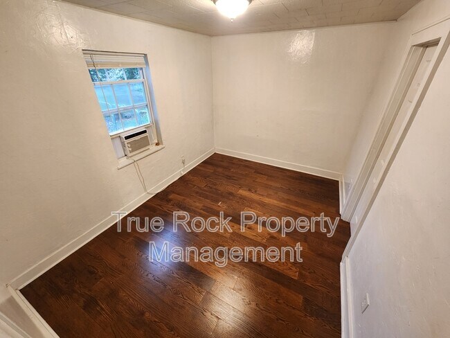 Foto del edificio - 917 E Beverly St