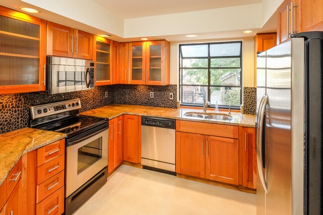Kitchen - 3527 E 2nd Ave