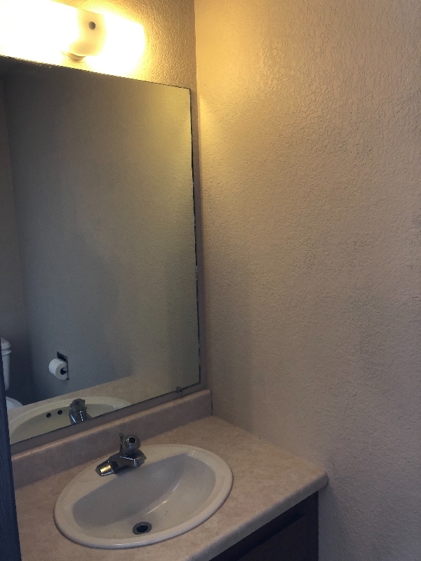 Foto del edificio - 622 Oakmont Rd