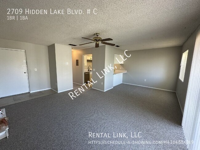 Building Photo - Experience Sarasota in Style: Newly Renova...
