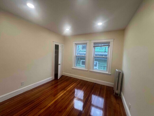 Building Photo - 43 Conwell Ave