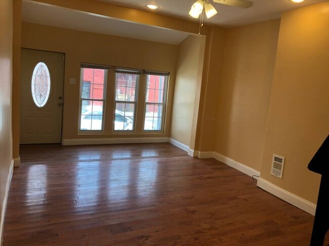 Foto del edificio - Great 2BR/2BA home in Prime location in University City. Available Nov 5th