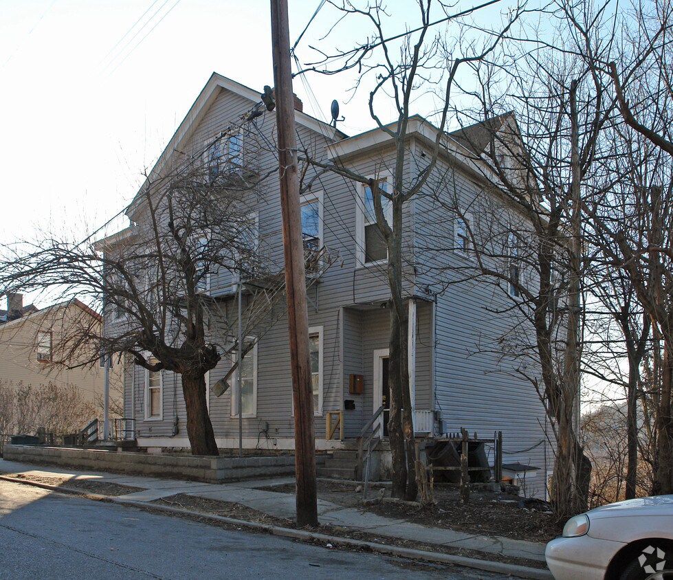Building Photo - 1637-1639 Tremont Ave