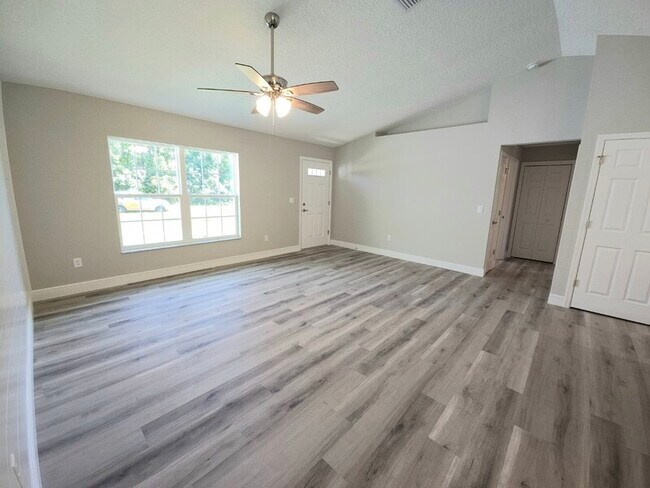 Foto del edificio - 944 W Anderson Ln