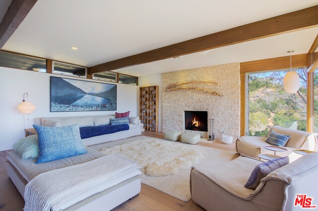 Building Photo - 21301 Colina Dr