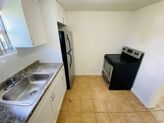 Foto del edificio - Beautifully renovated 3bed/1bath house clo...