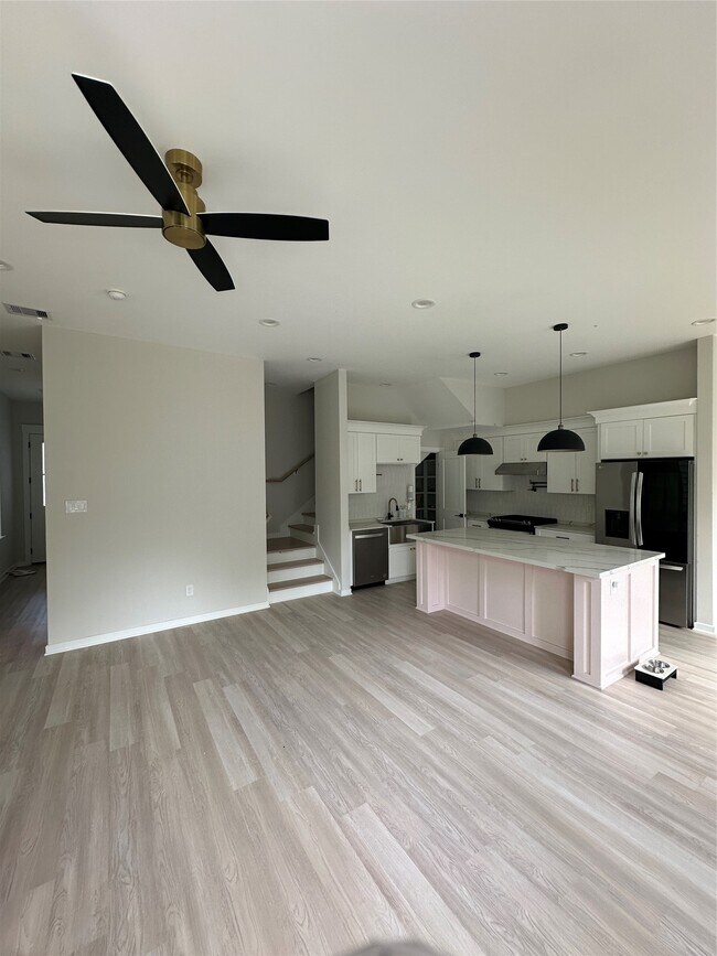 Foto del edificio - 2032 W Tidwell Rd