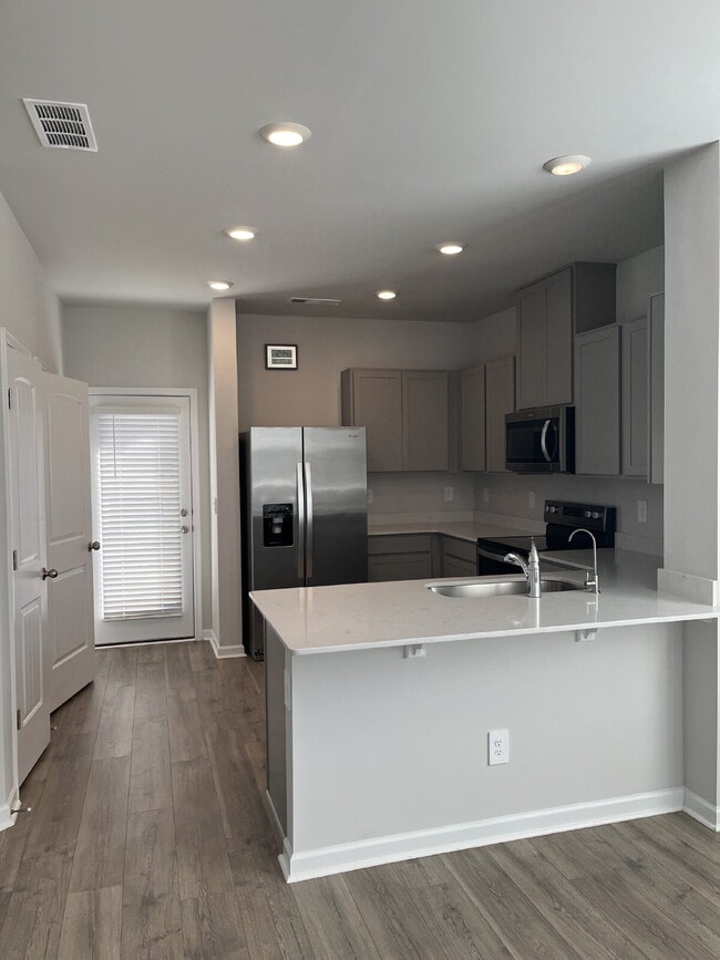 Building Photo - 453 Augustine Dr