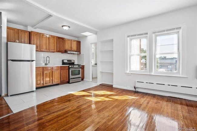 Foto del edificio - 85-74 67th Ave