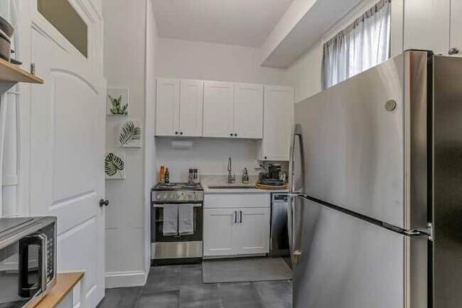 Foto del edificio - 82 Price Ave