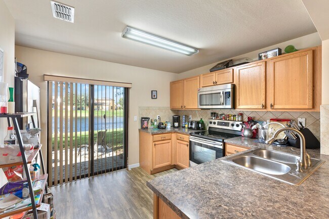KItchen - 4550 Radiant Way