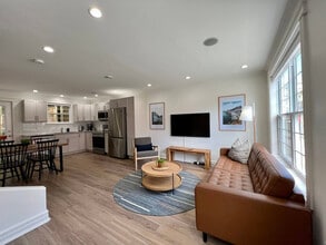 Building Photo - 5 Wood St