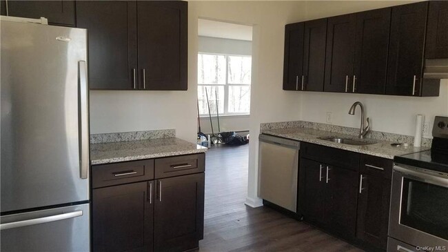 Foto del edificio - 17 Country Pond Ln
