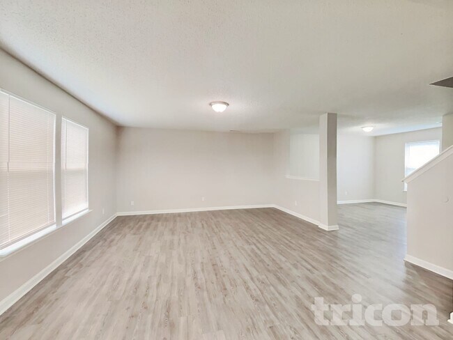 Building Photo - 6712 W Philadelphia Dr