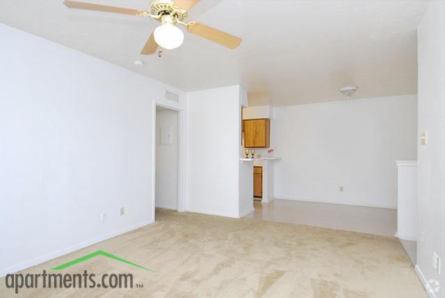 Living Room - Hilltop Oaks Apartments