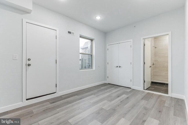 Building Photo - 2301 N 6th St