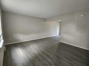 Building Photo - 203 Country Villa Ln